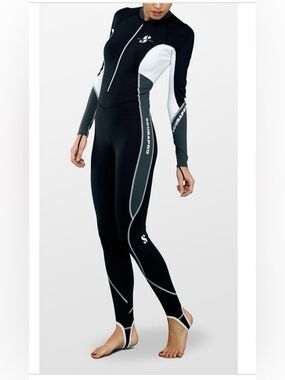 SCUBAPRO UPF 50 Steamer Women’s Small Graphite NWT